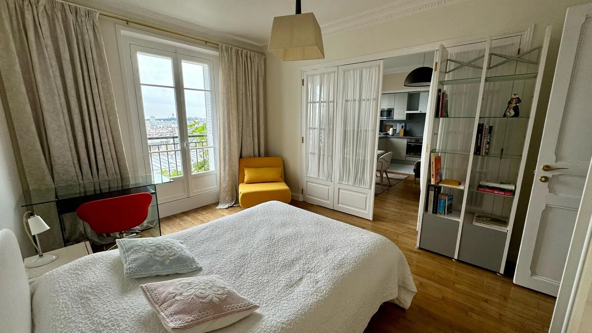 Amazing View In Montmartre, 2 Min From Sacre-Coeur Apartment Paris