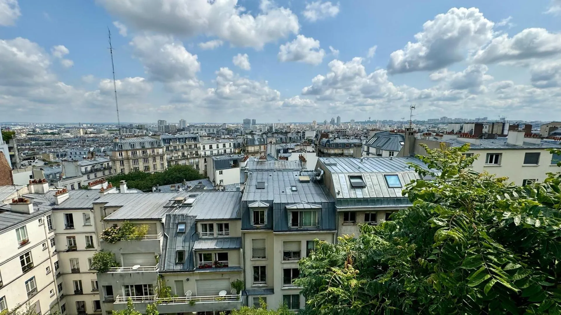 Amazing View In Montmartre, 2 Min From Sacre-Coeur contacts